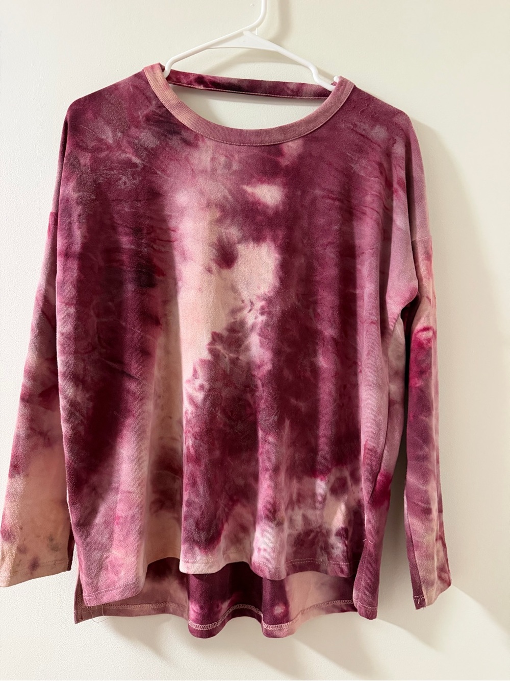 Derek Heart Tie-Dye Top Women M Pink Good Crisscross Back Long Sleeve